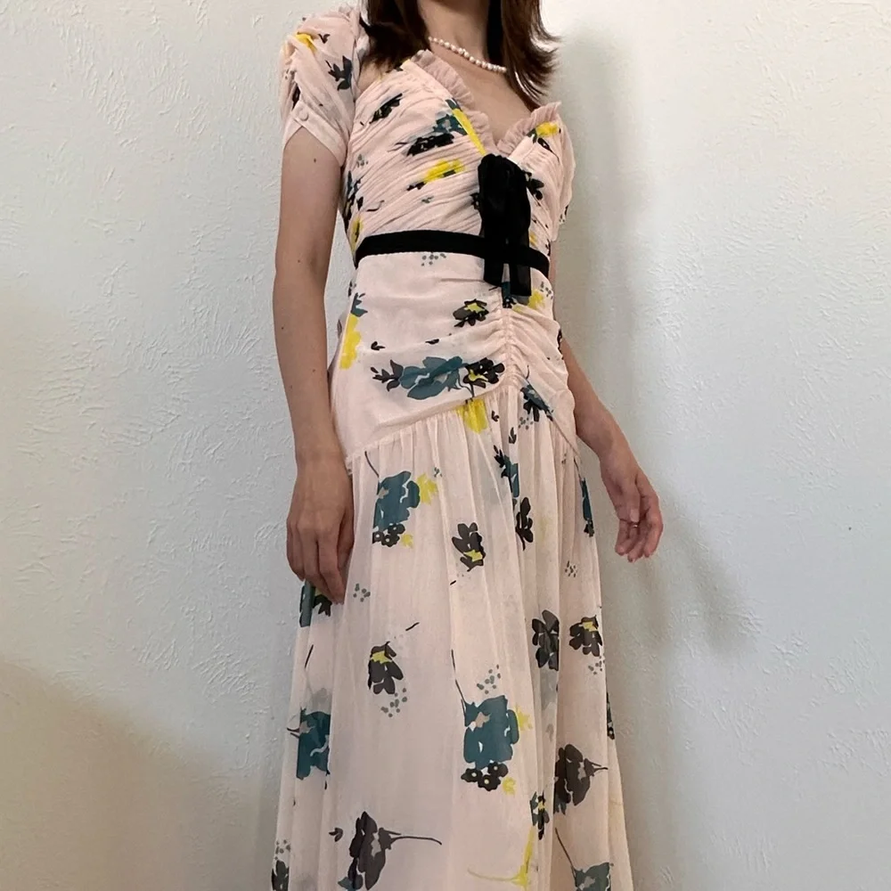 Floral Print Dress with Black Accents - Picture 4 of 10